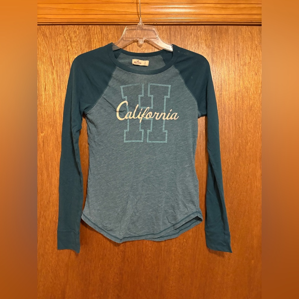 Hollister Women’s Green Long Sleeve